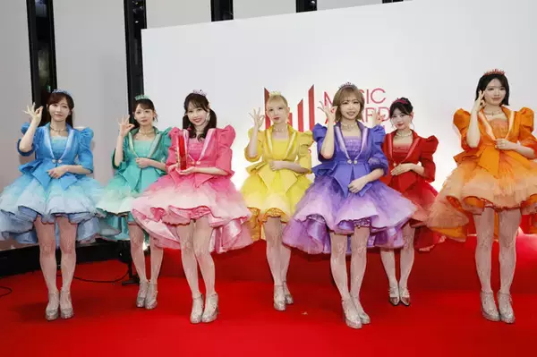 「FRUITS ZIPPER　KAWAII炸裂！ レッドカーペット＆授賞フォト満載！ 「MUSIC AWARDS JAPAN 2026」で喜びのコメントも」の画像