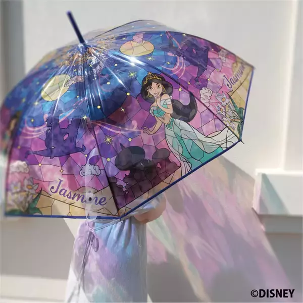 幻想的なデザインにうっとり…♪ ディズニープリンセスモチーフのビニール傘が再入荷！ステンドグラス風デザインが美しい