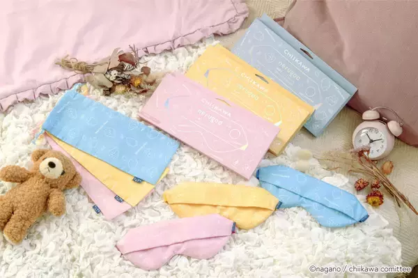 「「ちいかわ」ハチワレ、うさぎが目元を癒やす…♪ おやすみ前にピッタリのホットアイマスクが販売中」の画像