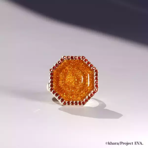 「「エヴァ」A.T.フィールドが指輪に！EVA量産機はブレスレットに!? 30周年を祝したコラボアクセサリー登場」の画像