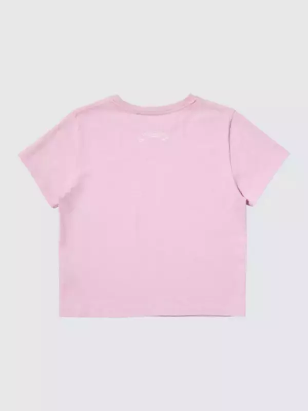 「「サンリオ」キティやシナモロールが、ビーチでのんびり＆かわいいフルーツに♪ ユニクロ「UT」アイテムで夏を過ごしやすく！」の画像