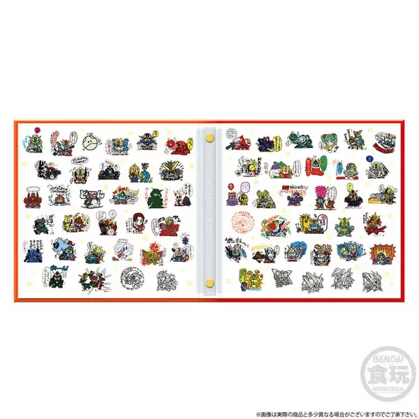 「SD仕様のガンダム＆νガンダムが目印☆ 「元祖SDガンダムスナック」の全シールを収納できるシールバインダー登場！ 横井画伯描き下ろしホロ仕様「ナイチンゲール」シールも1枚付属」の画像