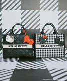 「「サンリオ」キティが大人っぽおめかし☆ 大切なデートを応援するバッグやポーチ登場【VISコラボ】」の画像1