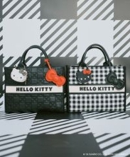 「サンリオ」キティが大人っぽおめかし☆ 大切なデートを応援するバッグやポーチ登場【VISコラボ】