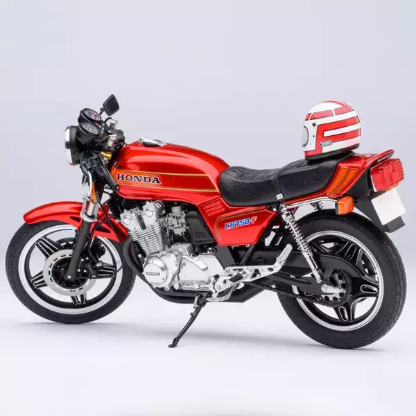 バイクマンガの金字塔「バリバリ伝説」巨摩郡の愛機・Honda CB750Fが1/12スケールで立体化！「大阪モーターサイクルショー」でも販売・展示