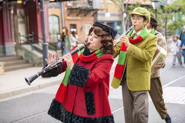 「東京ディズニーシーのクリスマスも見逃せない！ホリデーのアトモスが今年もパークにやって来た♪」の画像