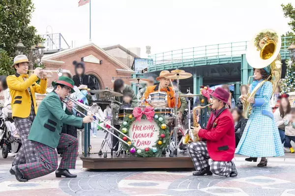 「東京ディズニーシーのクリスマスも見逃せない！ホリデーのアトモスが今年もパークにやって来た♪」の画像