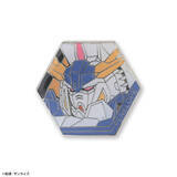 「「ガンダム 閃光のハサウェイ」上映記念アイテムが登場！マフティーやクスィーガンダムのピン、四春モチーフのバッグも！」の画像5