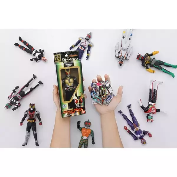 「「仮面ライダー」全部揃えたい！アマゾン、アギト、ディケイド…箱パッケージ入りソフビのミニチュアが登場」の画像