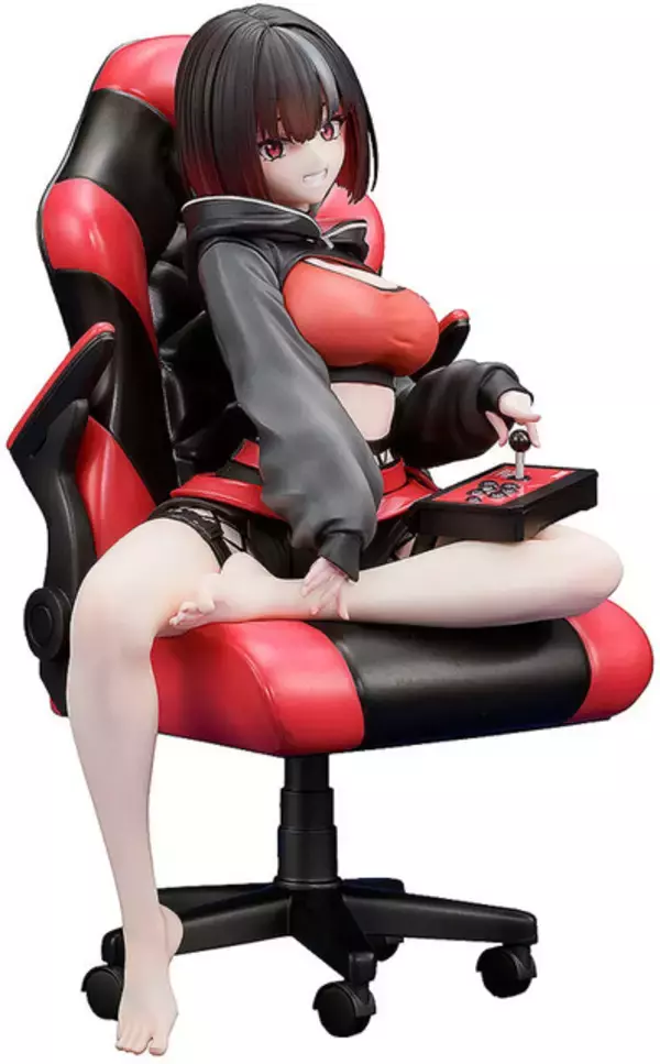 「令和の座敷わらしはガチゲーマー!? アケコン片手にゲーミングチェアに座るリラックスした表情にドギマギ♪ オリジナルキャラ「座敷わらしちゃん」が立体化！」の画像