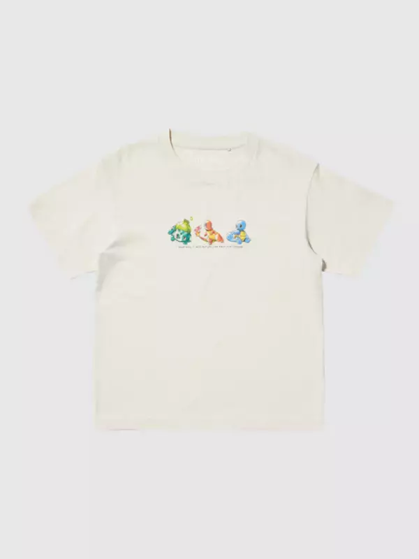 「「ポケモン」初代デザインが嬉しい♪ 懐かしいピカチュウやリザードンがTシャツに描かれる」の画像