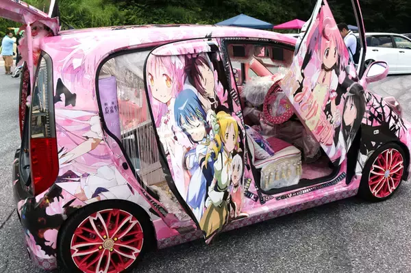 「ホロライブ、ウマ娘、ラブライブ！の痛車250台が奥伊吹に大集合！「ARC Championship 2026」開催決定」の画像