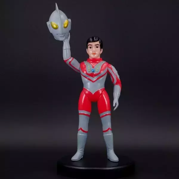「ウルトラマン」“マスク取れゾフィー”ソフビや、ゼットンTシャツも！「ウルトラマン 駅ナカ POP UP SHOP in 大宮駅」グッズラインナップ情報到着