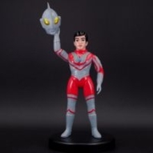 「ウルトラマン」“マスク取れゾフィー”ソフビや、ゼットンTシャツも！「ウルトラマン 駅ナカ POP UP SHOP in 大宮駅」グッズラインナップ情報到着