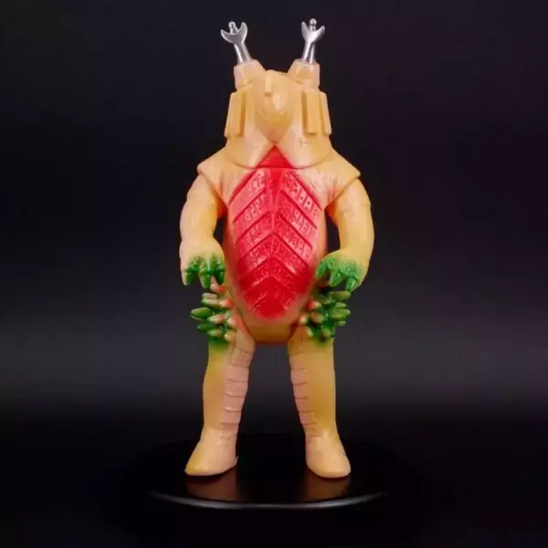 「「ウルトラマン」“マスク取れゾフィー”ソフビや、ゼットンTシャツも！「ウルトラマン 駅ナカ POP UP SHOP in 大宮駅」グッズラインナップ情報到着」の画像