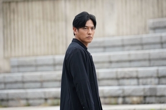 映画「アギト」氷川誠（要潤）に、ツートーンへアスタイルの速見（はんにゃ・金田）ら超能力者たちも！ 新場面写真が到着