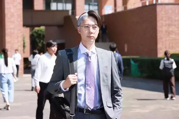 「映画「アギト」氷川誠（要潤）に、ツートーンへアスタイルの速見（はんにゃ・金田）ら超能力者たちも！ 新場面写真が到着」の画像