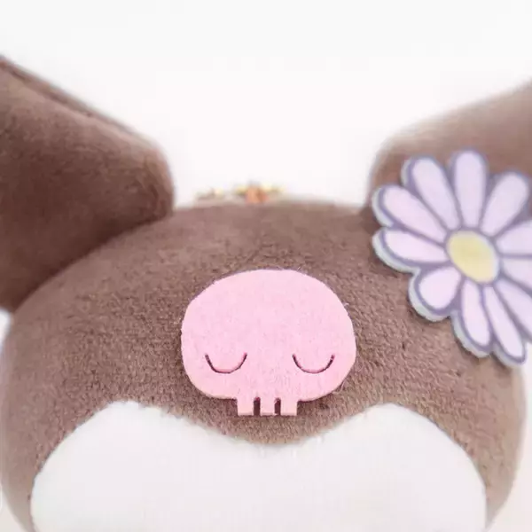 「お花をつけたクロミがキュート♪ 手触りが魅力のむにゅぐるみに登場」の画像