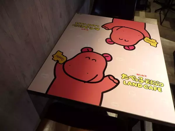 「「たべっ子どうぶつLAND CAFE」がオープン！ きりんさんのロングパフェも再登場☆」の画像