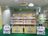 「ちいかわ、ハチワレ、うさぎ達のフォトスポットがかわいい♪「ちいぽけ」初の公式グッズ発売イベントが大盛況！当日整理券配布終了の東京・初日レポ」の画像2