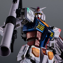 動く実物大ガンダム“RX-78F00 ガンダム”、「超合金」フィギュア化！ 夜間時起動実験をイメージしたカラー＆ギミックに注目