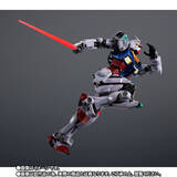 「動く実物大ガンダム“RX-78F00 ガンダム”、「超合金」フィギュア化！ 夜間時起動実験をイメージしたカラー＆ギミックに注目」の画像4