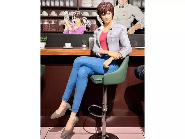 「「シティーハンター」槇村香の等身大立像が遂に登場「あんたの相棒の妹さ！」“100tハンマー”名刺ケースも新グッズに！ 大原画展」の画像