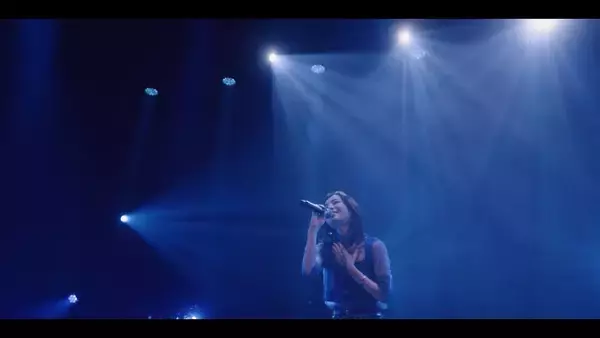 「milet『葬送のフリーレン』第1期ライブ映像を特別公開！2期連続ED起用を記念して」の画像