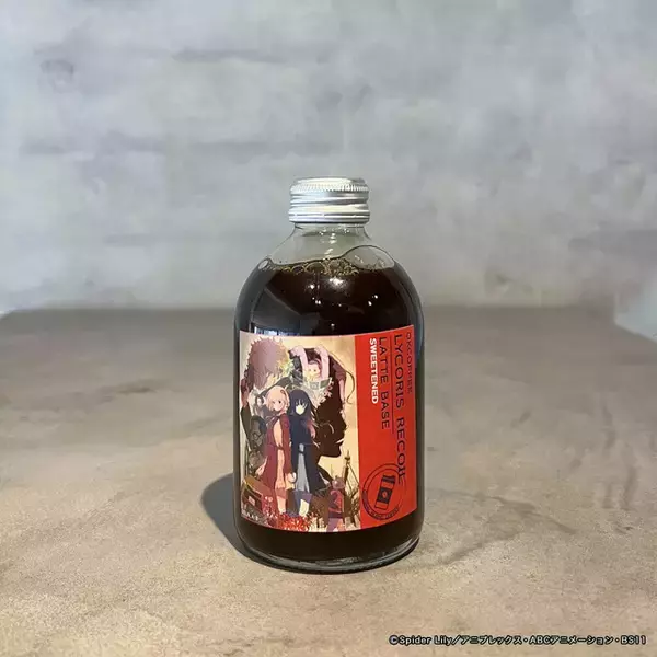 「千束とたきながコーヒーで一休み♪ 「リコリコ」ファン待望の“ミカブレンド”も！ OK COFFEEとコラボした新規グッズ登場」の画像