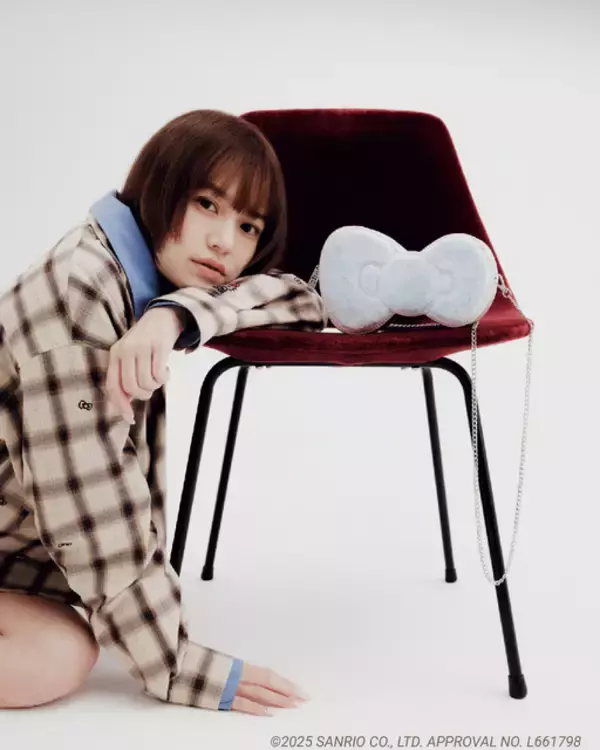 「「ハローキティ」リボンのふわふわバッグや、ラインストーンのスウェットも♪ キュートが止まらない！「FURFUR」初コラボ」の画像