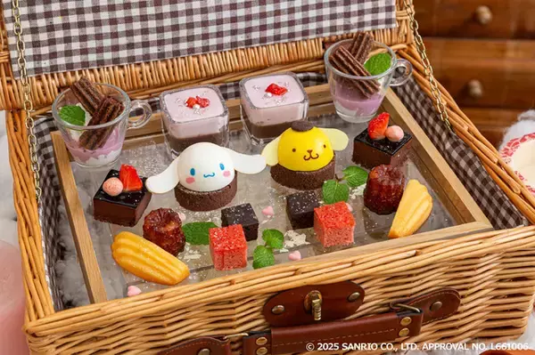 「可愛すぎて食べられない…「サンリオキャラクターズ ガーデンカフェ」選べるアフタヌーンティーや韓国風ワッフルなどの冬季限定メニューが登場」の画像