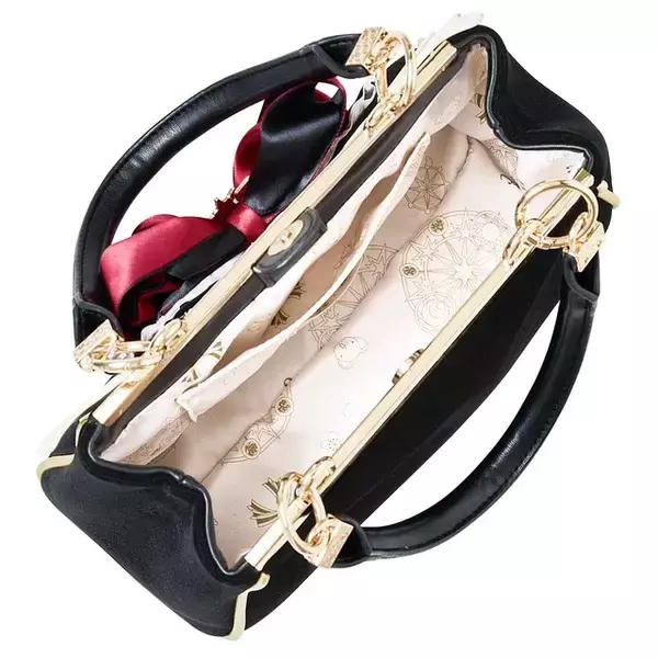 「「CCさくら」衣装デザインがモチーフ！大人になってもときめきを忘れない「MAYLA」ショルダーバッグが登場」の画像