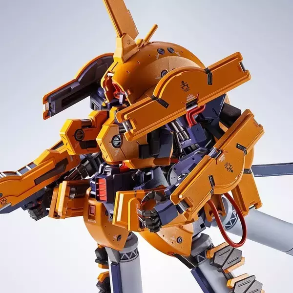 「「試作アッシマーTR-3［キハール］宇宙仕様」が立体化！ 爆発的な加速力を発揮するMA形態への変形も可能」の画像