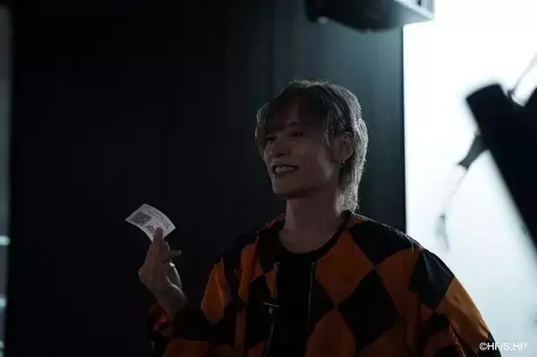 「「ハイキュー!!」西谷夕役の声優・岡本信彦が”リベロ”を体感！ 展示イベント「ハイキュー!! オン ザ コート」東京会場が開幕」の画像
