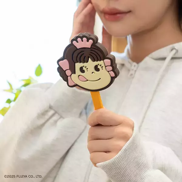 「ペコちゃんのチョコミラーや“ミルキー”ブランケットが可愛すぎ＆美味しそう♪ タイトーくじ登場」の画像