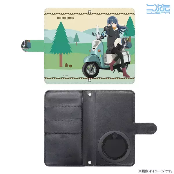 「「ゆるキャン△」志摩リンが髪をなびかせ、バイクでひといき♪ カリブーのアパレルも☆ 新作グッズ登場」の画像