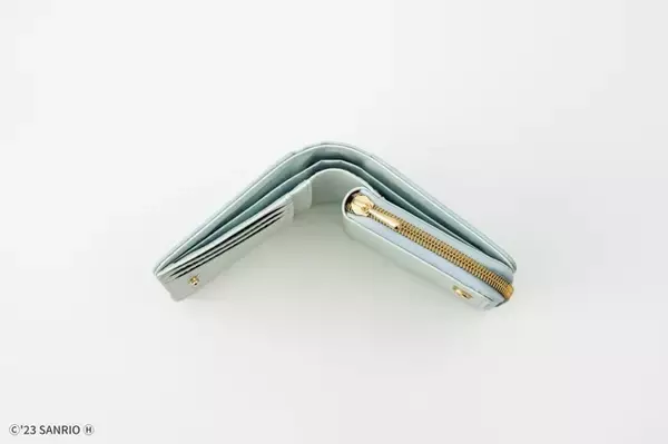 「「サンリオ」パステルカラーがかわいい♪ シナモロールが二つ折りの財布になって登場！」の画像