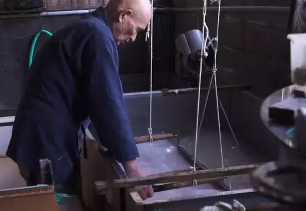 「「NieR:Automata」2B、凛と立つ姿が美しい…！浮世絵木版画が数量限定で登場＆D.K直筆サイン入り」の画像