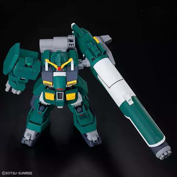 「「機動新世紀ガンダムX」より「ガンダムレオパルド」のHGガンプラが抽選販売受付中！ インナーアームガトリングの変形と、左腕との合体・収納ギミックが再現」の画像