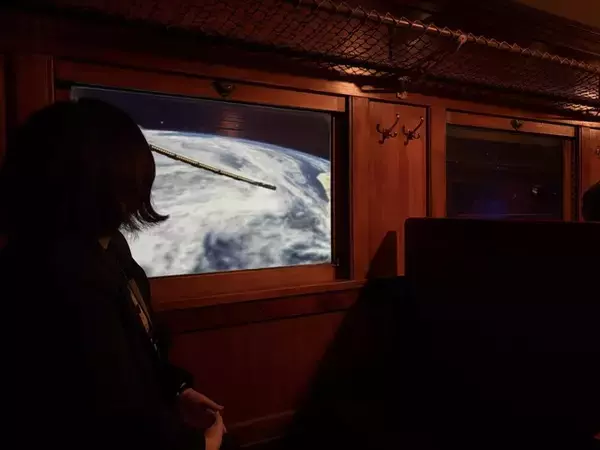 「メーテルと鉄郎と一緒に「銀河鉄道999」に乗り込んだ！銀河を駆け抜けるイマーシブ体験は “映像を超えて〈物語の中に立つ〉時間”だった【レポ】」の画像