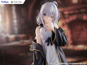 眠たげな表情で佇む銀髪美少女は誰でしょう？「そう、私です」――「魔女の旅々」イレイナがフリューオリジナルポーズで立体化！