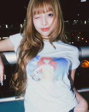 「エヴァ」レイやアスカ、“サブタイトル総柄”を大胆デザイン！ コラボアパレルが激アツ♪ 3月27日より予約受付開始