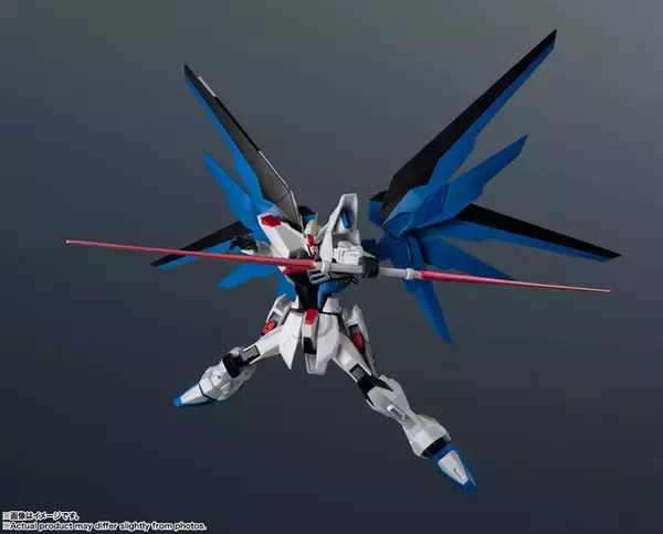 「“舞い降りる剣”フリーダムガンダムのリニューアル版が予約スタート！ ハイマットフルバーストや連結状態のビームサーベルなどプレイバリュー豊富」の画像