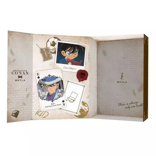 「「名探偵コナン」コナン“蝶ネクタイ型変声機”や、怪盗キッドのモノクル・マントを表現♪ 「MAYLA」パンプスが登場」の画像