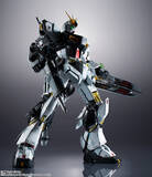 「このνガンダムは“伊達じゃない！”「機動戦士ガンダム 逆襲のシャア」νガンダムが本物のメカを思わせる立体化！「解体匠機」が再販決定」の画像3