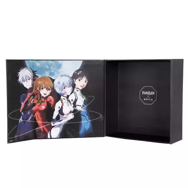 「「エヴァ」シンジ、レイ、アスカ、カヲルをイメージ！先駆的なシルエット&モードな色彩の「MAYLA」ヒールスニーカー登場【40%OFFセール中】」の画像