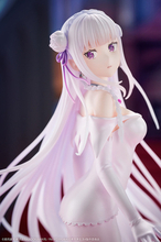 う、美しい…！「リゼロ」エミリアがウェディングドレス姿で立体化！凛とした気品と可憐さを表現