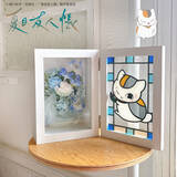 「「夏目友人帳」ニャンコ先生、お花と光できらめく…♪ 作中のワンシーンを想う「グラスアートと花束のセット」登場」の画像1