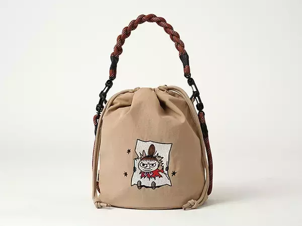 「ムーミン、リトルミイ、スナフキンの大人かわいい巾着バッグ登場！世界観を刺繍で表現☆」の画像