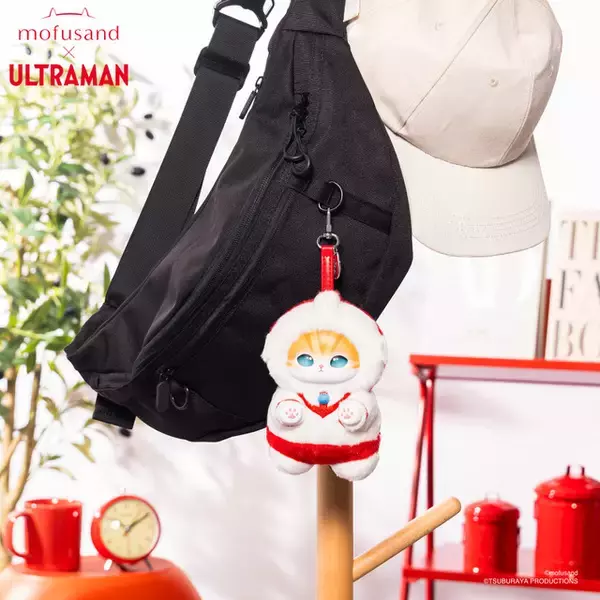 「ウルトラマンに扮したにゃんこが可愛すぎる♪ 「mofusand×ウルトラマン」話題のコラボアクセぬいぐるみも登場！原宿に「ウルトラマート」オープン」の画像